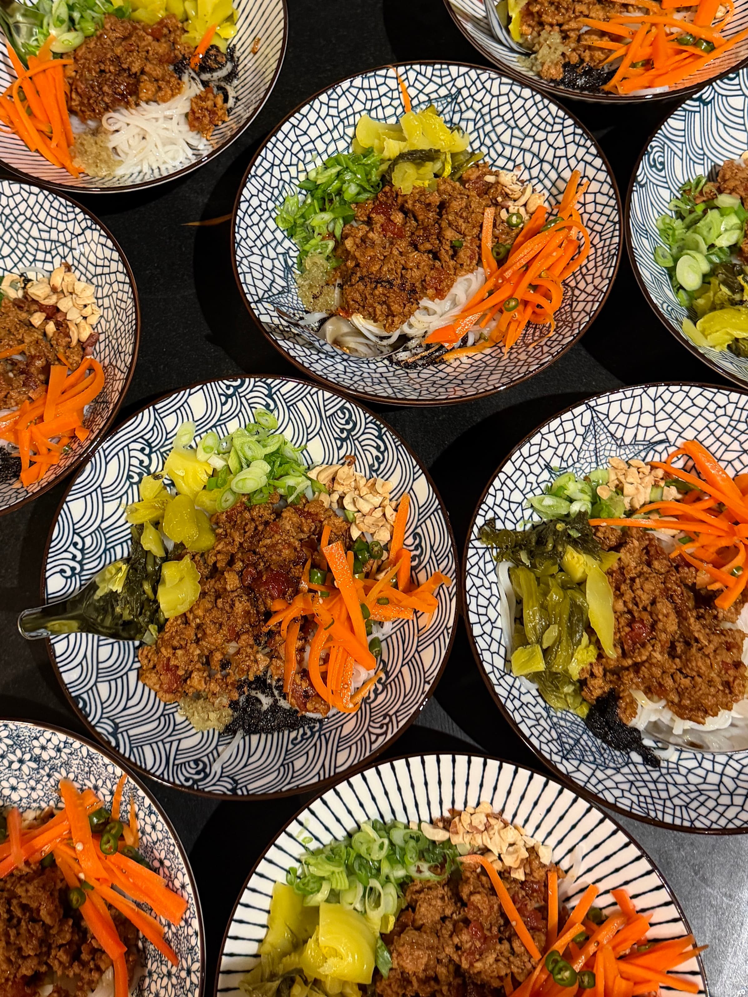 Shan khao swè bowls plated for service